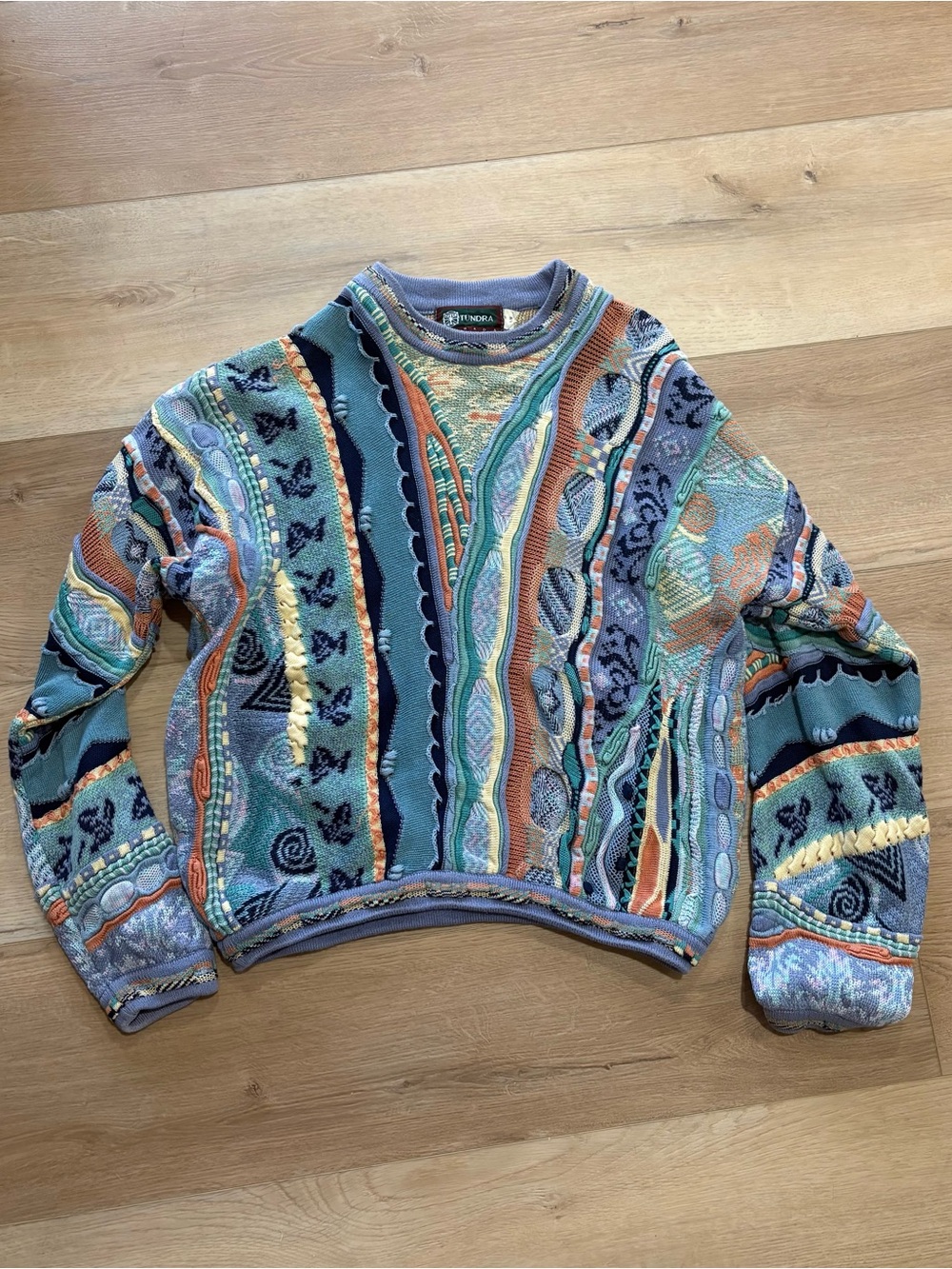 tundra brand, coogi style 3D sweater , EUC size medium